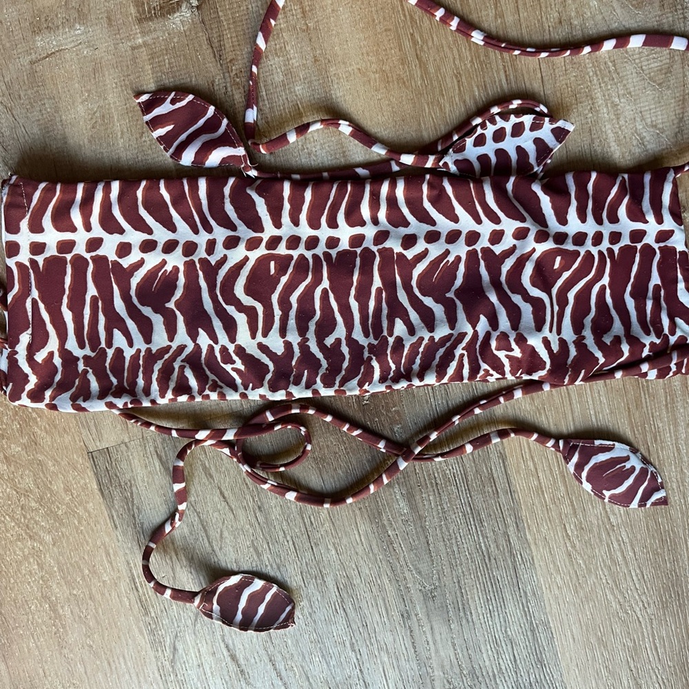 Benoa Miter Canguu Top